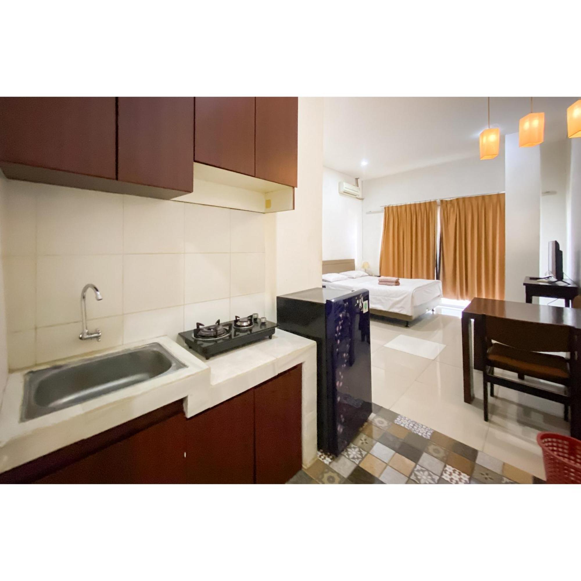 Curves Mitra Reddoorz Khách sạn Jakarta