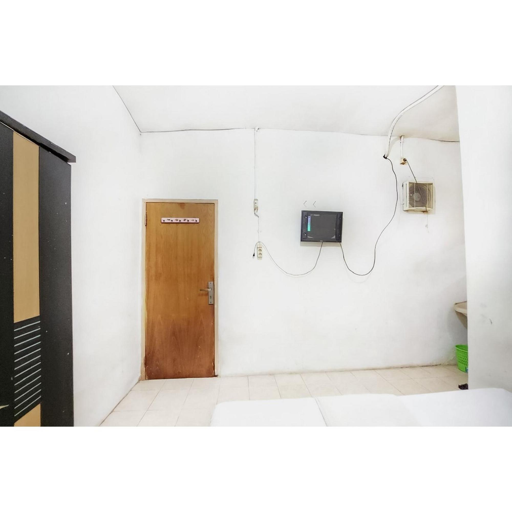 Kartini Populer Redpartner Hotel Jakarta