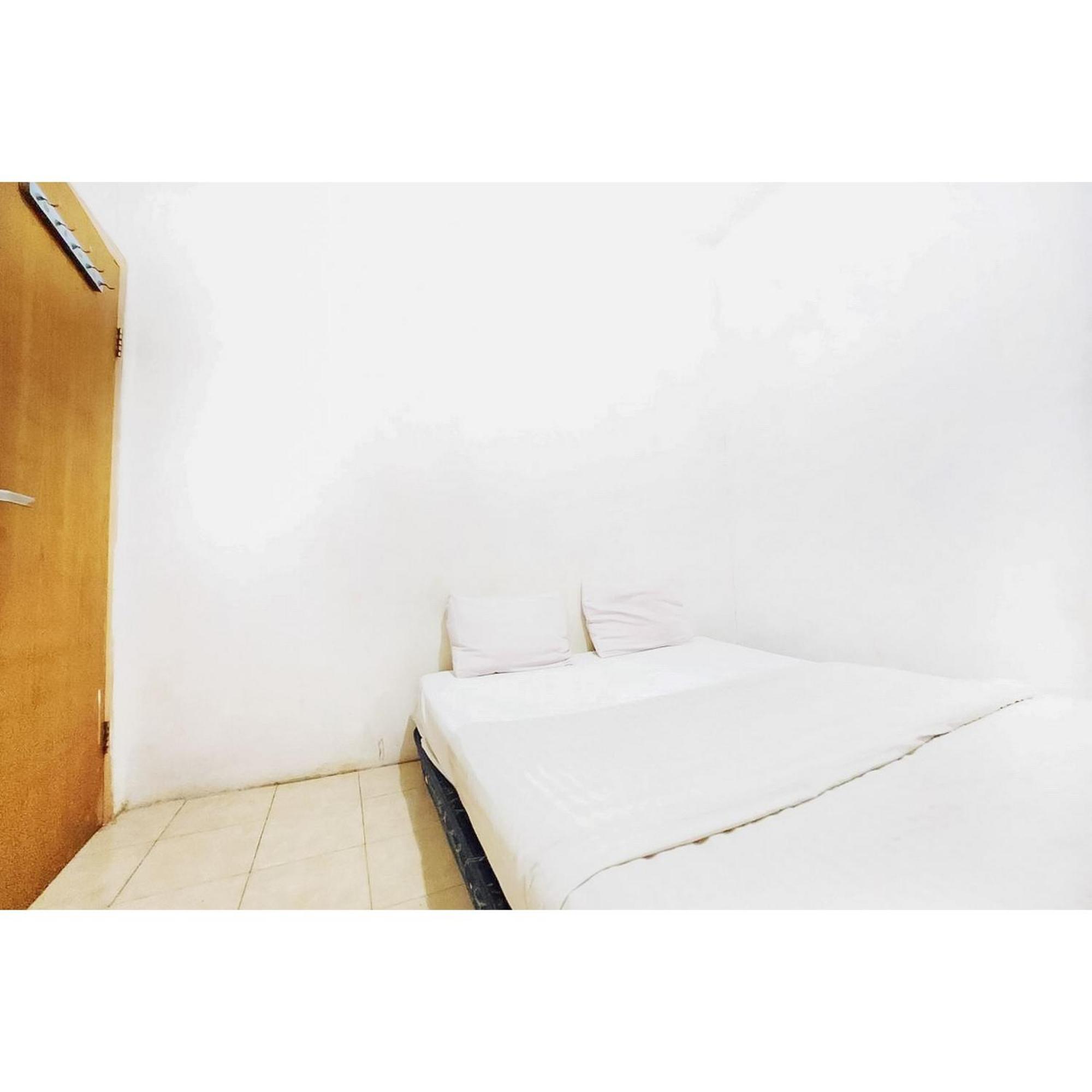 Hotel Kartini Populer Redpartner 2*