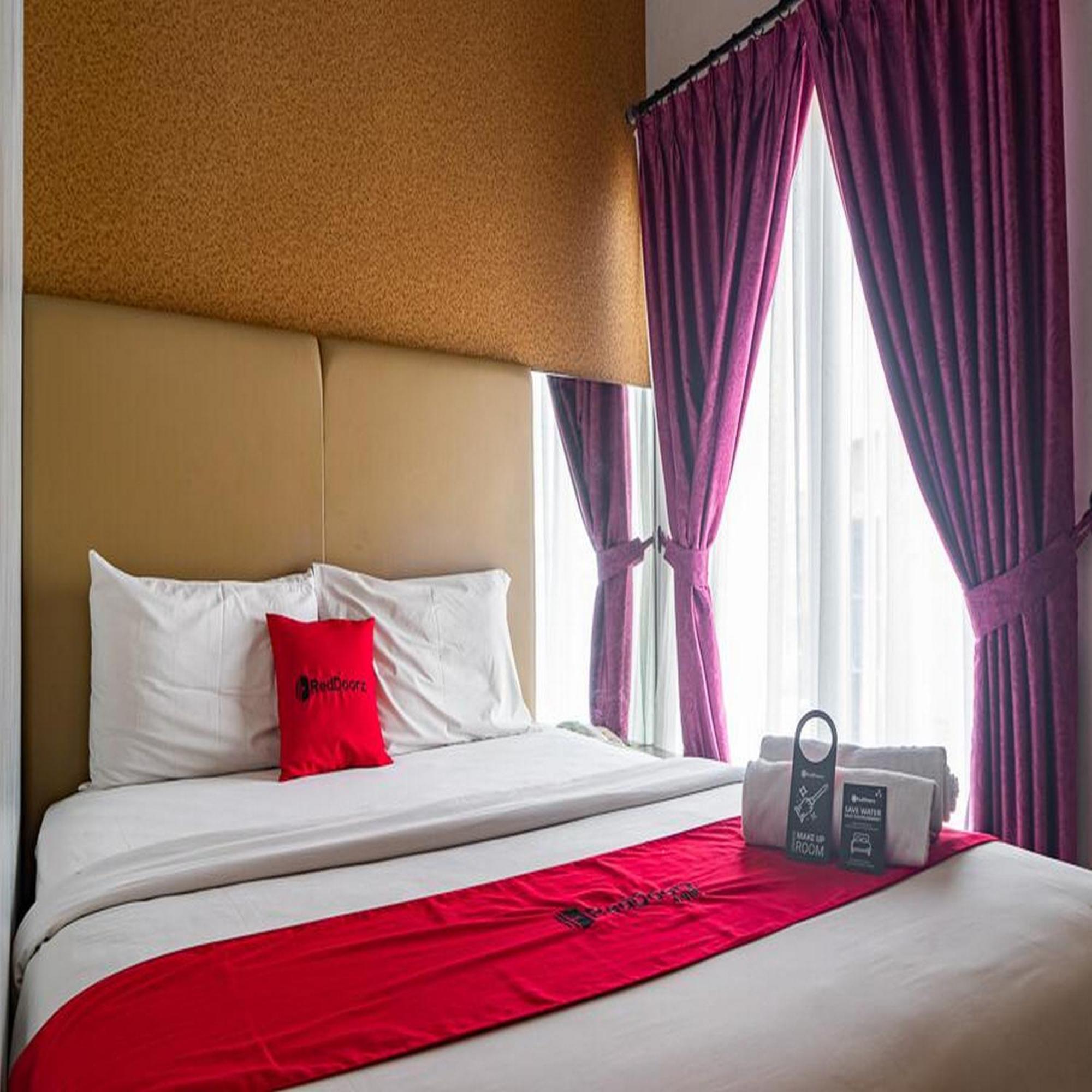 Hotel Reddoorz At Blue Pacific Blok M Jakarta