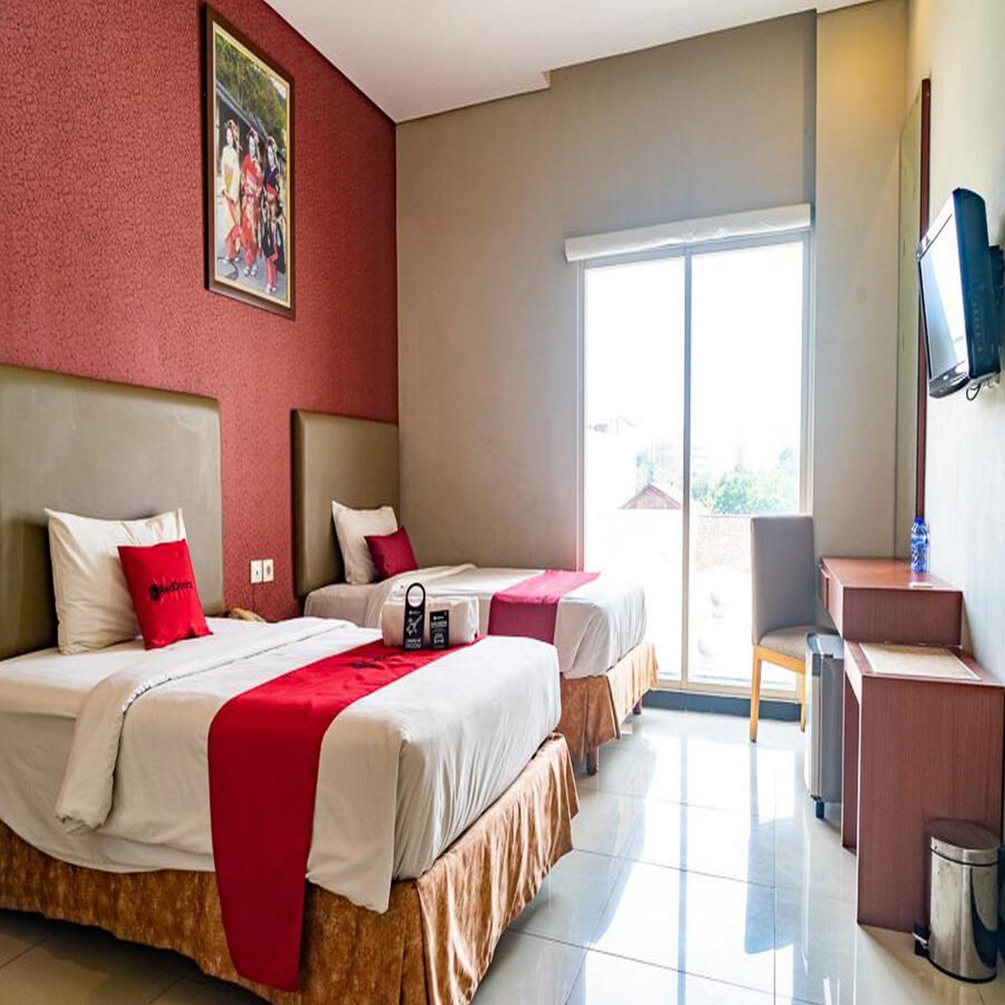 Hotel Reddoorz At Blue Pacific Blok M