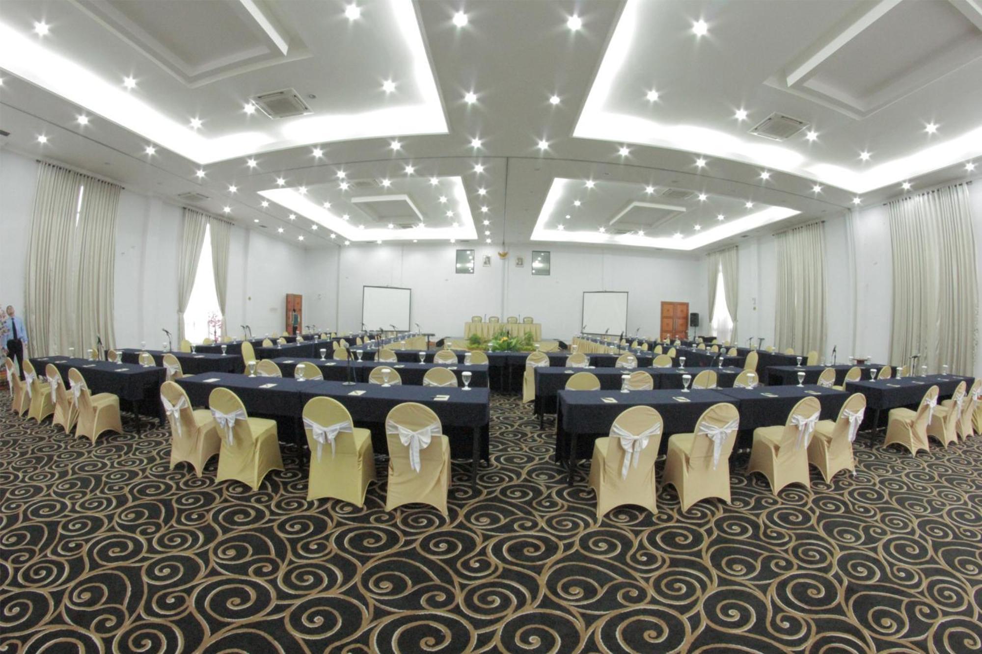 Hotel Puri Mega Jakarta