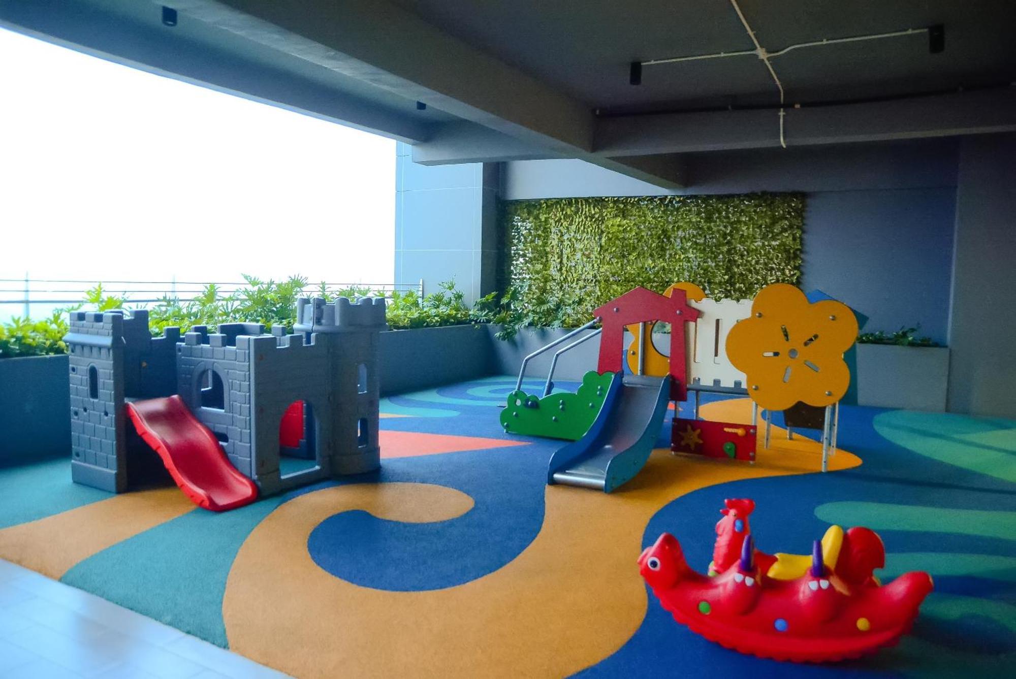 Spacious And Modern 2br L'avenue By Travelio Apartemen