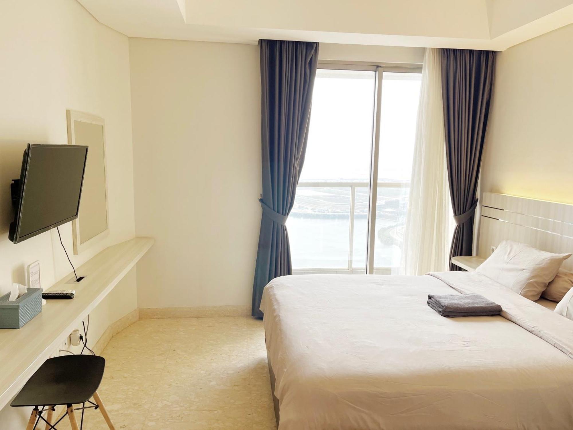 Gold Coast Sea View By Rentrooms Jakarta