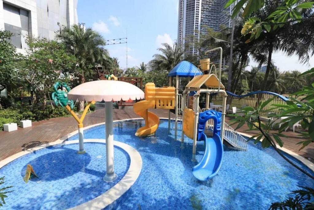 The Mansion Kemayoran 4 Pax Apartment Jakarta