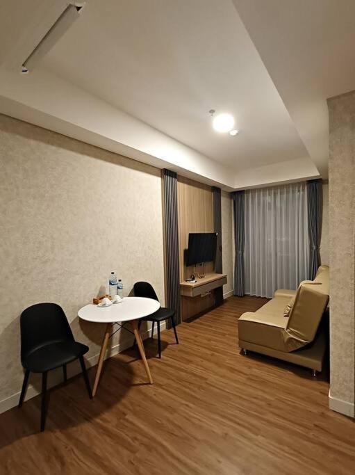 Apartamento Gold Coast 1br Pudonng Netflix Sofa Bed Jacarta