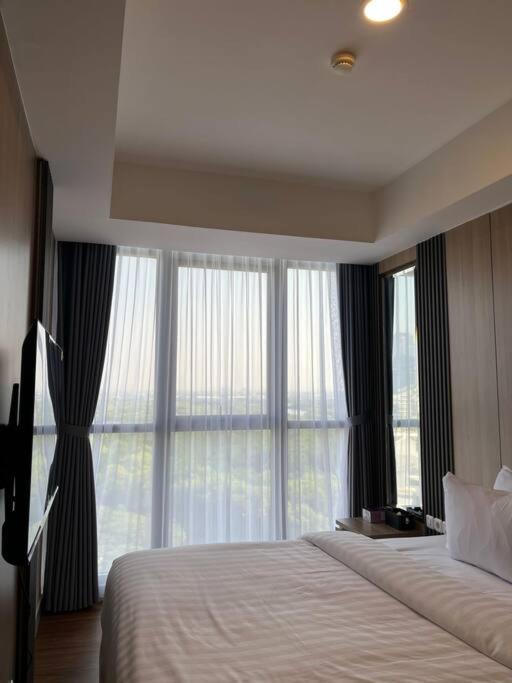 Gold Coast Amsterdam 1br Netflix Sofabed