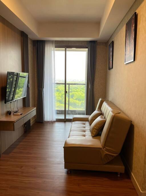 Apartment Gold Coast Amsterdam 1br Netflix Sofabed Jakarta