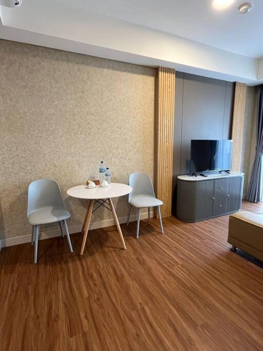 Gold Coast Amsterdam 1br Netflix Sofabed Apartment