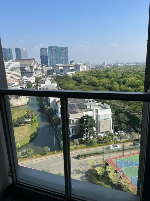 Apartment Gold Coast Amsterdam 1br Netflix Sofabed Jakarta
