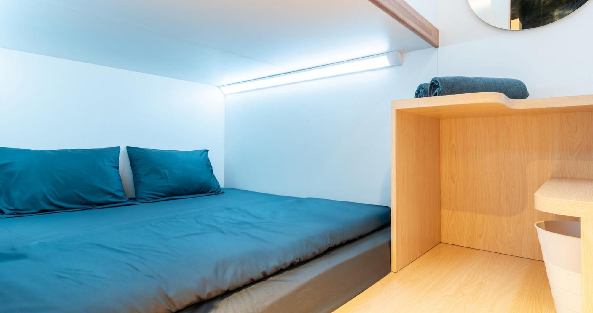 Capsule hotel Bobopod Itc Kuningan, *