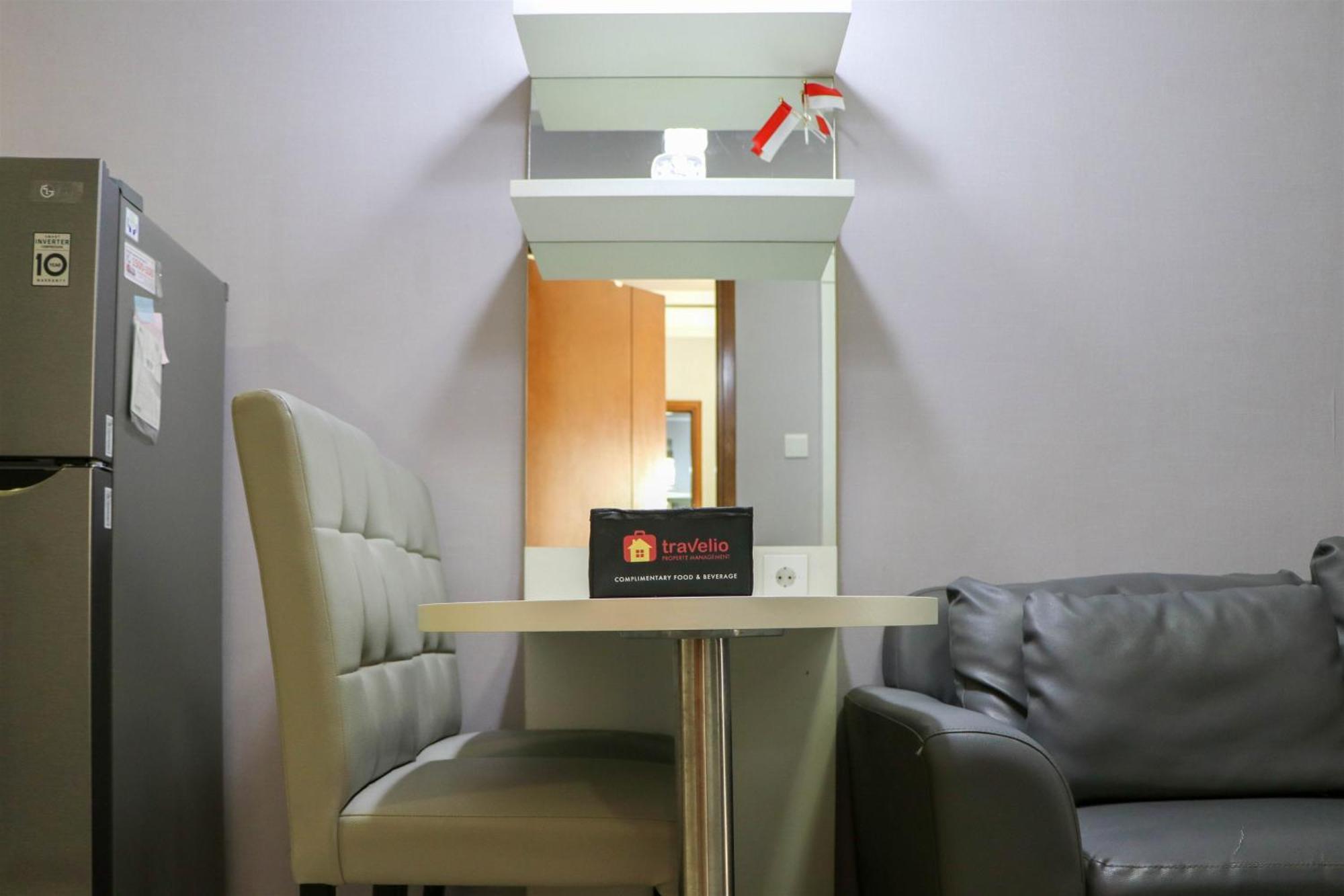 Minimalist And Warm 1br Signature Park Grande By Travelio * Jakarta