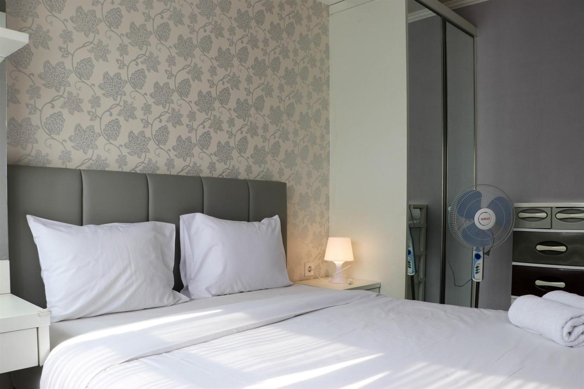 Minimalist And Warm 1br Signature Park Grande By Travelio Apartment Jakarta