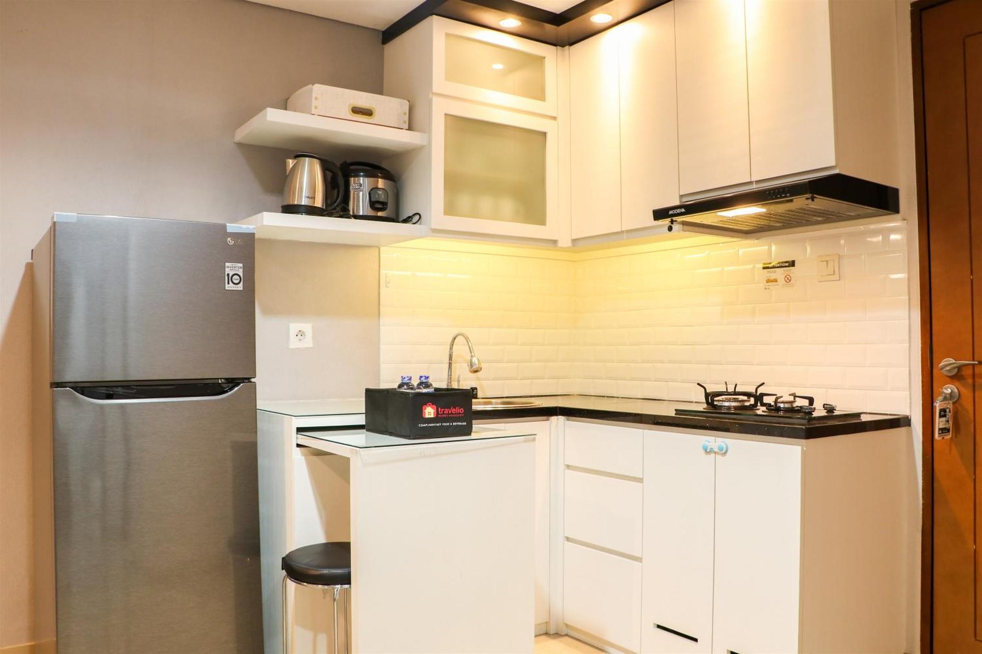 And Comfy 2br At Royal Olive By Travelio Jakarta