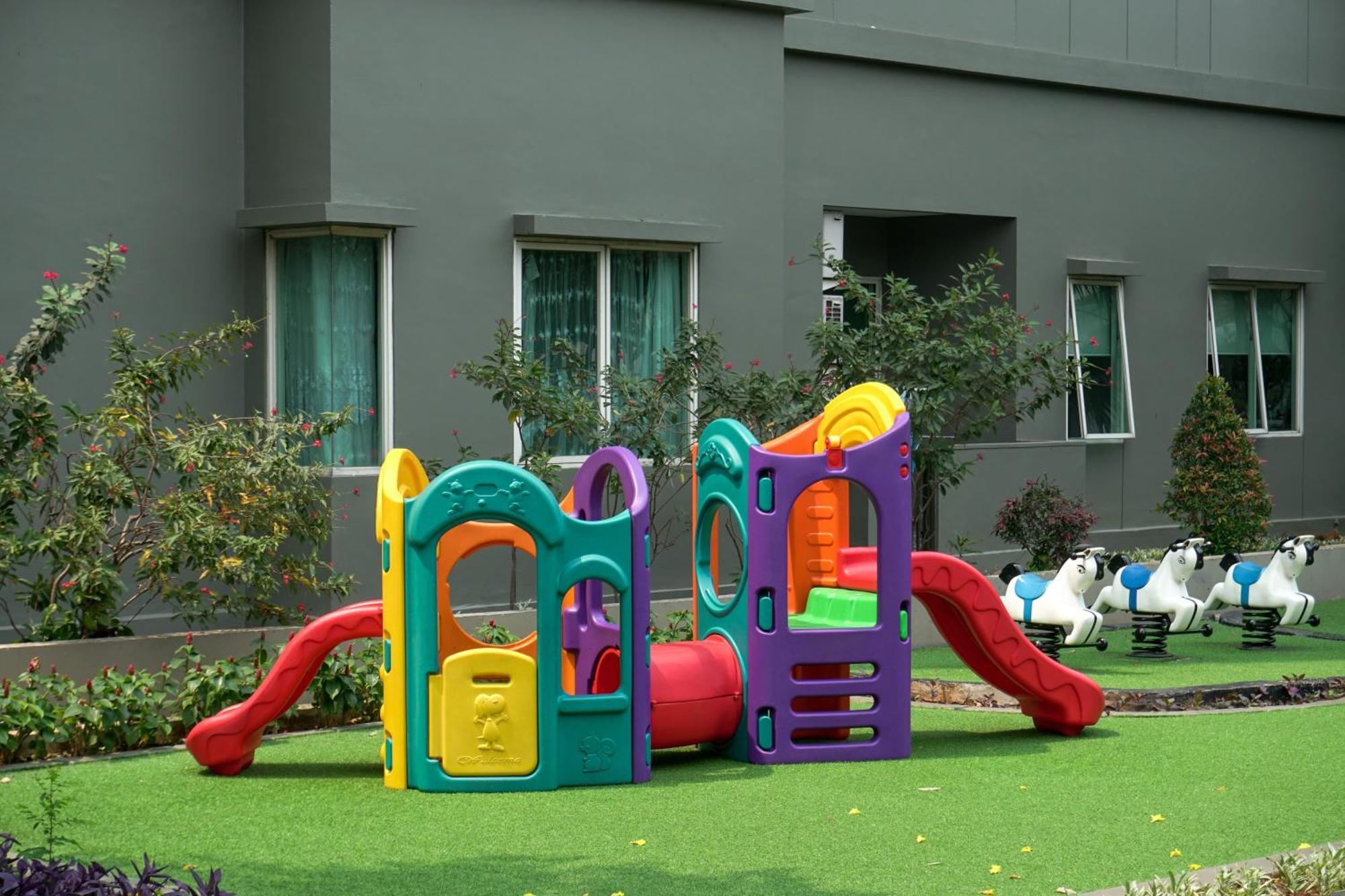 Great Location And Comfy 2br At Thamrin By Travelio Apartment *
