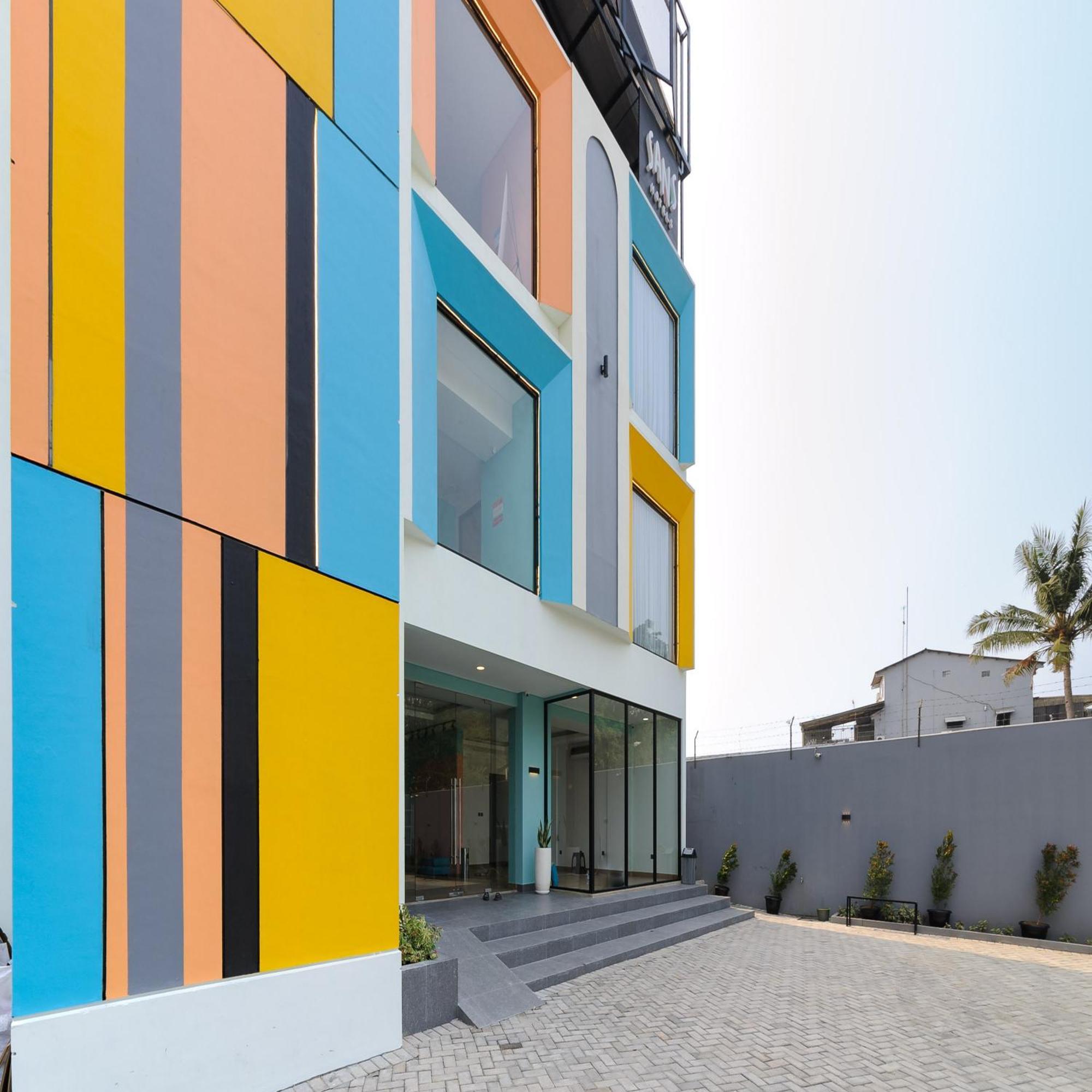 Sans Kedoya Hotel