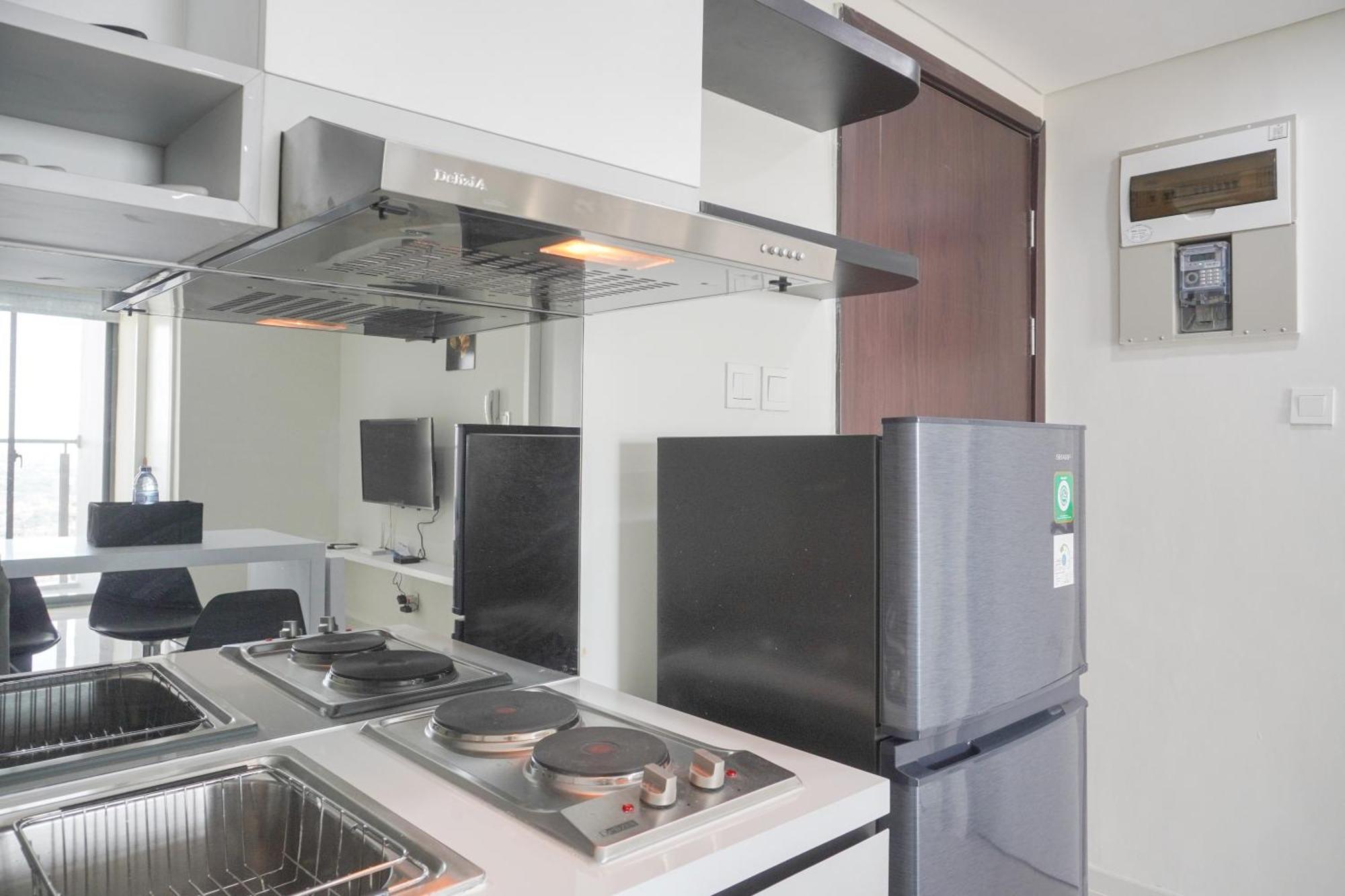 Apartment New And Minimalist 2br At Daan Mogot By Travelio