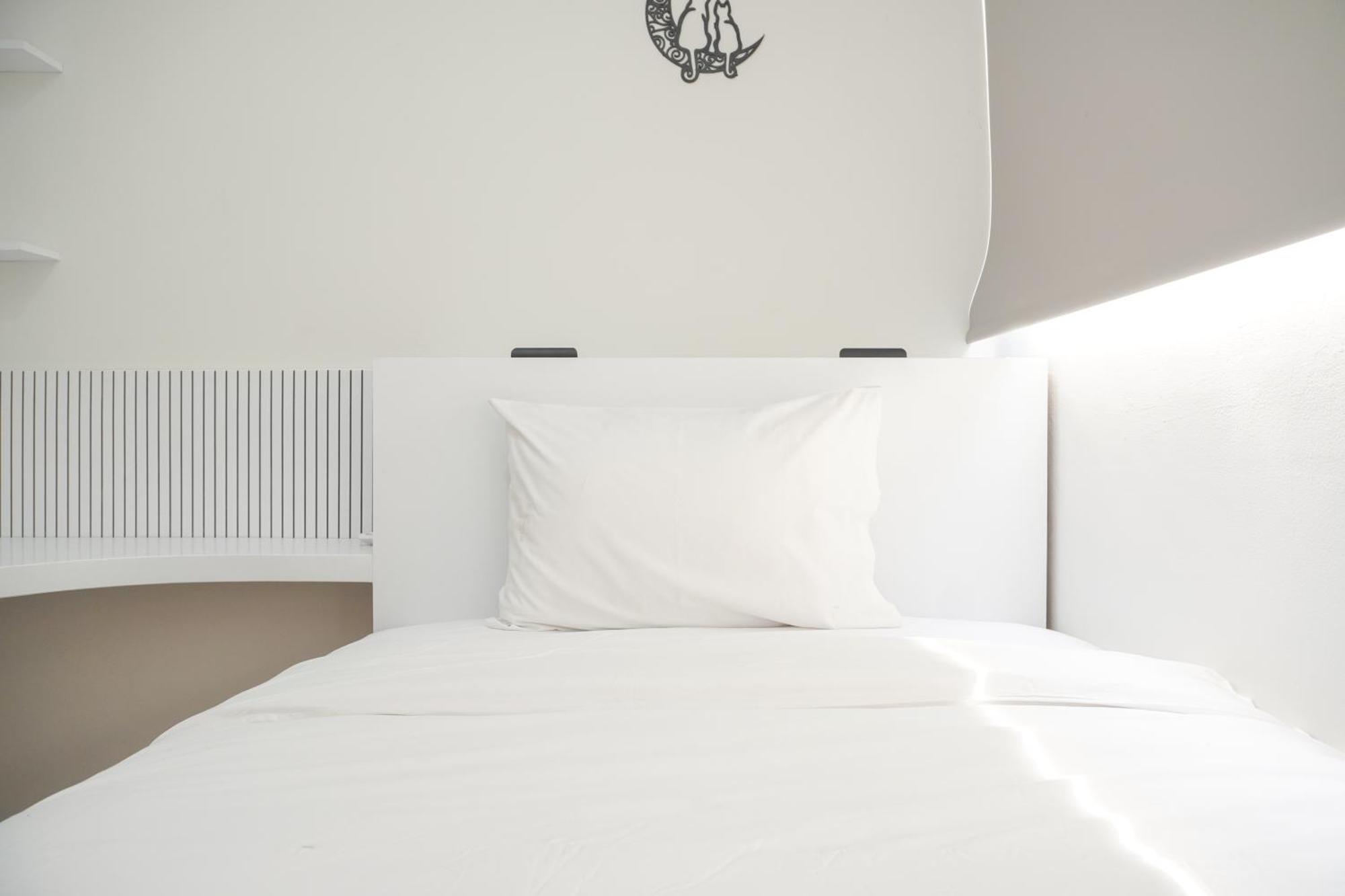 Apartment New And Minimalist 2br At Daan Mogot By Travelio *