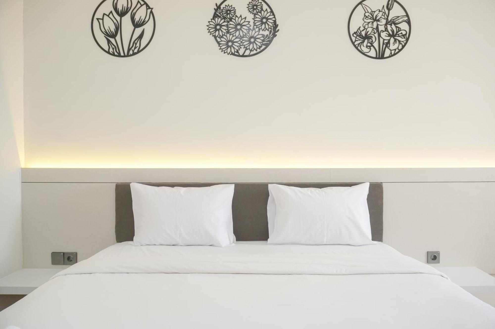 New And Minimalist 2br At Daan Mogot By Travelio Apartment