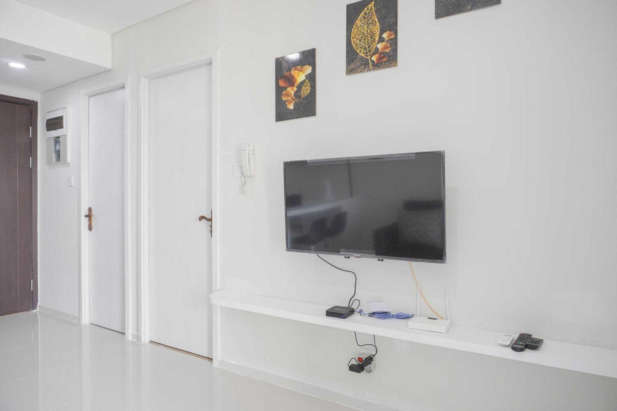 Apartment New And Minimalist 2br At Daan Mogot By Travelio