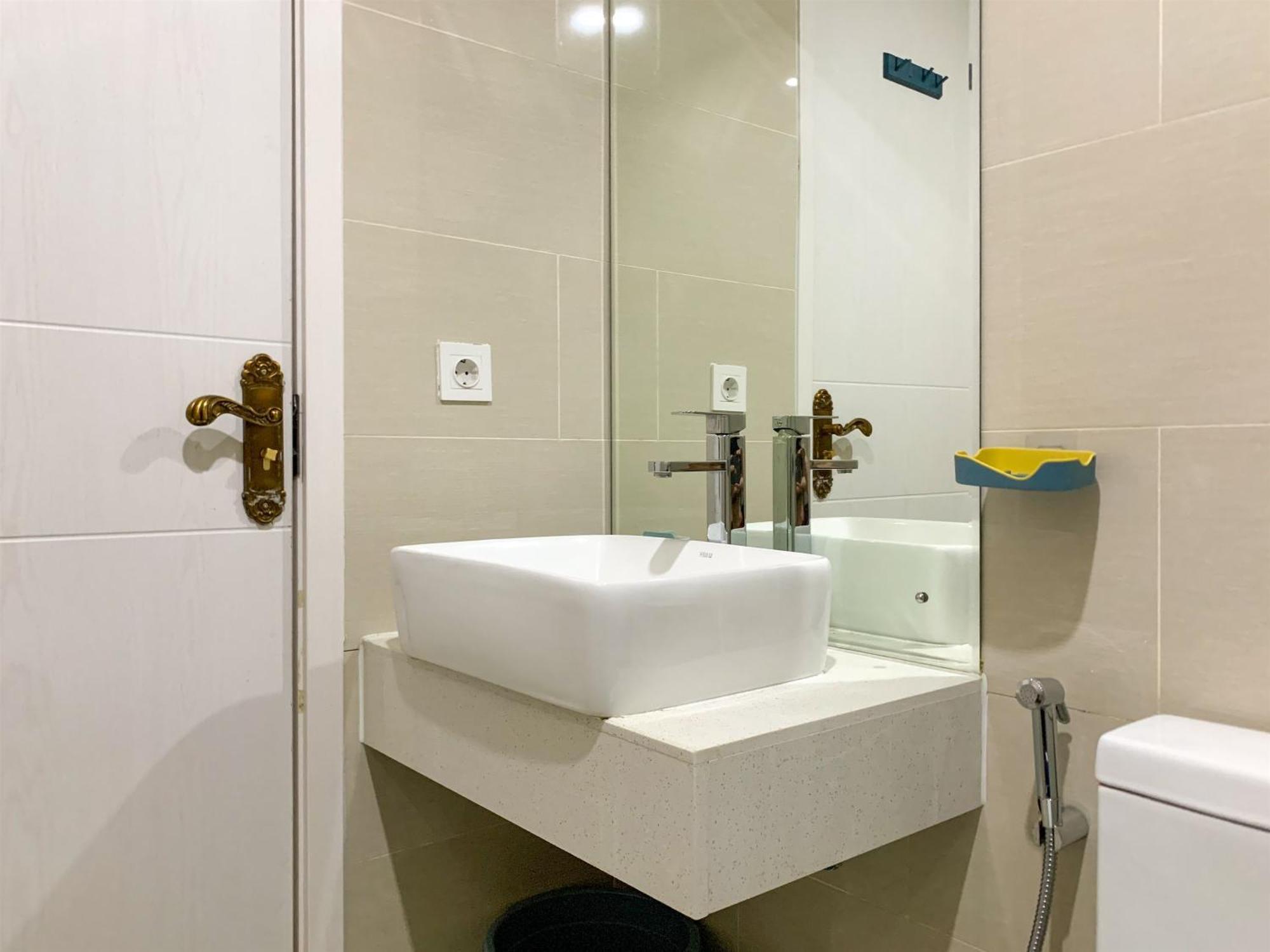 Comfort And Enjoy Living 2br At Daan Mogot By Travelio Apartment Jakarta