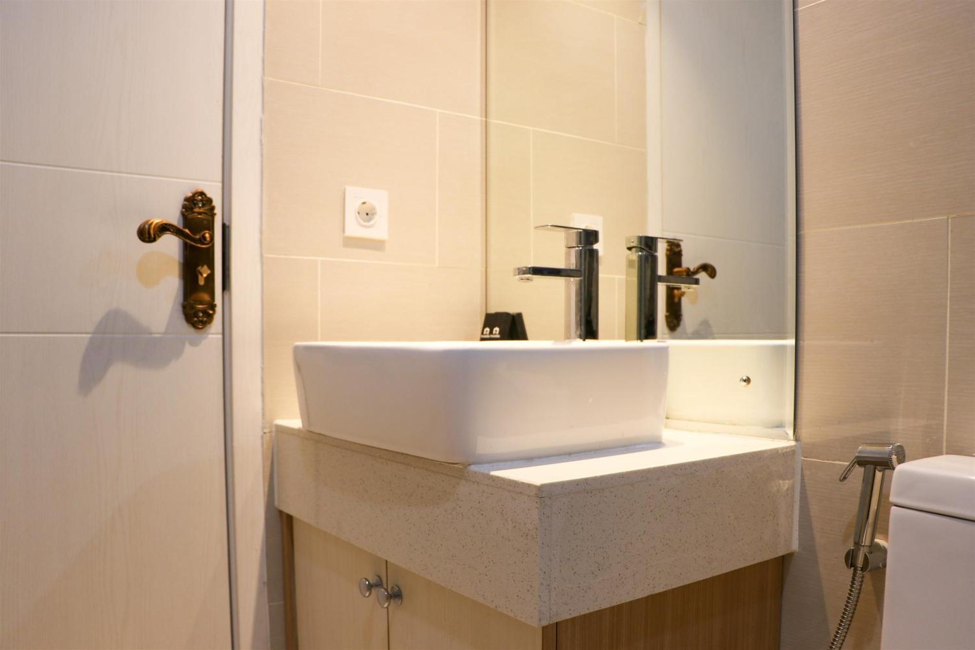 Apartment Brand New 2br At Daan Mogot By Travelio