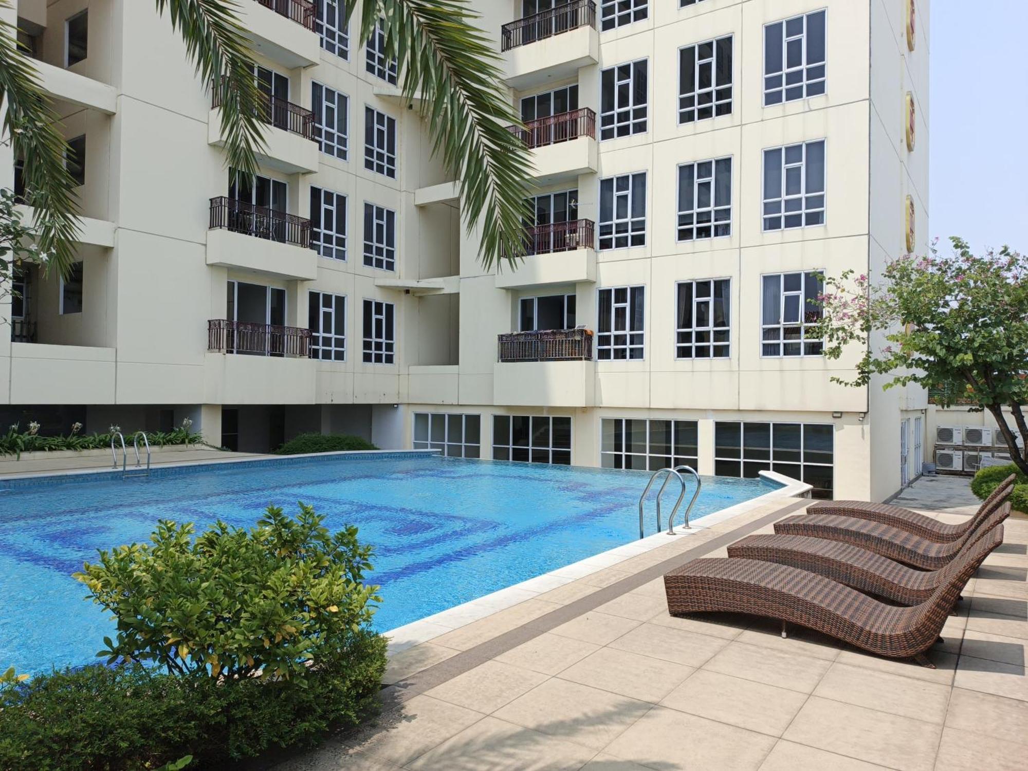 2br Lucky Tower Old Town Floor * Jacarta