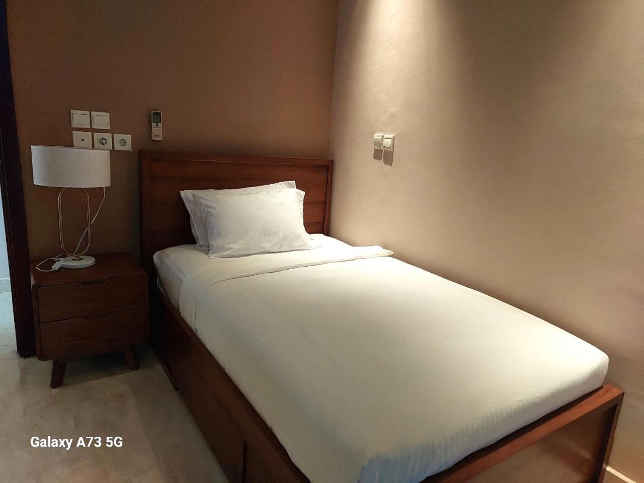 Two Bedrooms, Two Bathrooms, Fully Furnished, Executive *