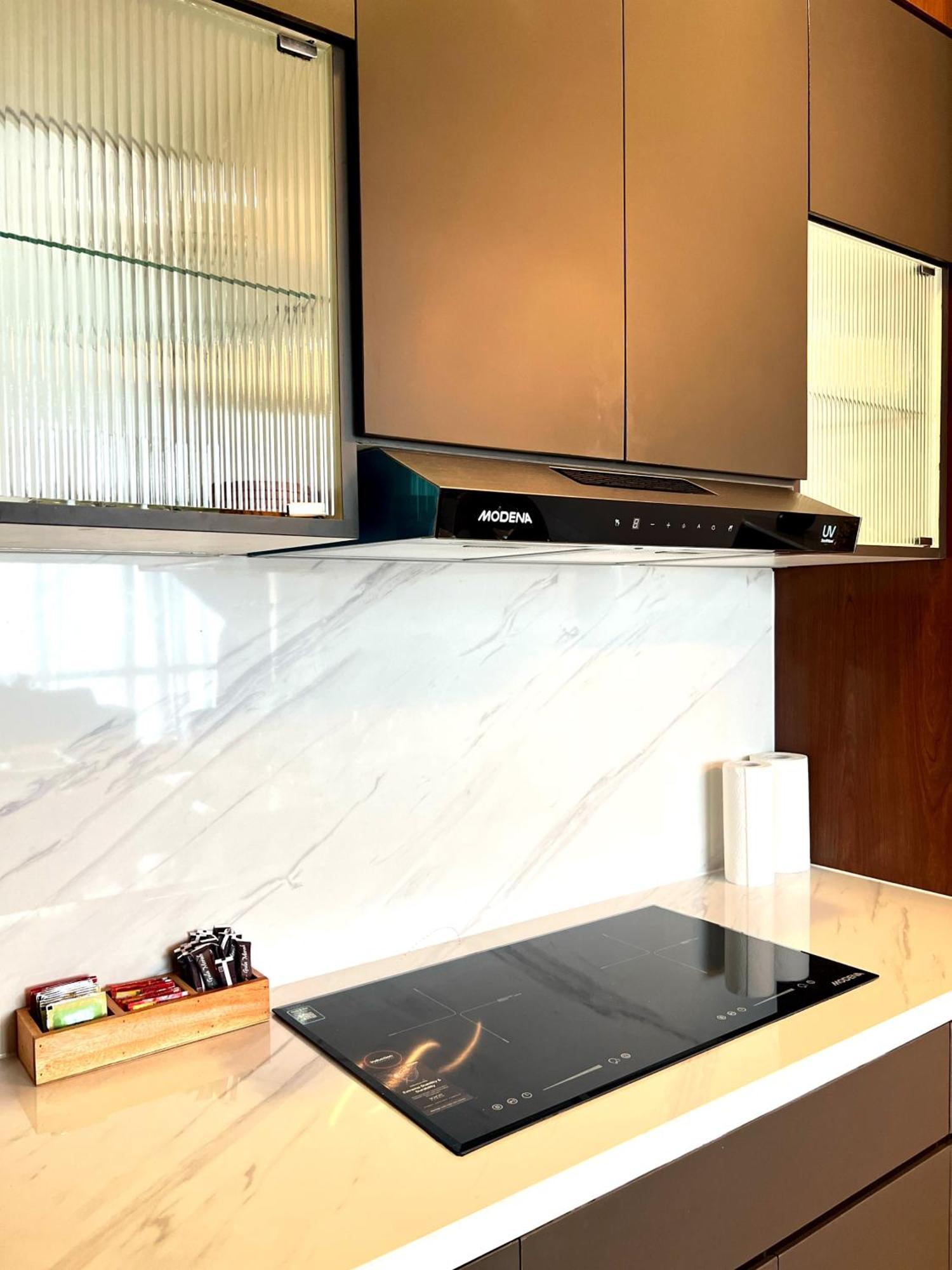 Two Bedrooms, Two Bathrooms, Fully Furnished, Executive *