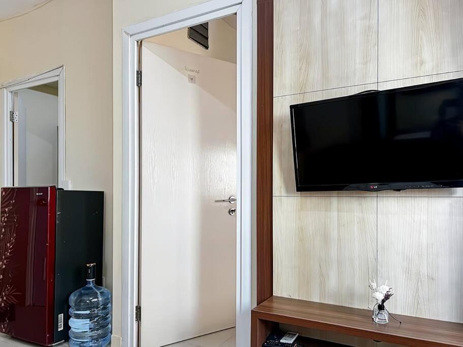 Apartemen 2br Pramuka With Pool & Wi-fi By 2ndhome *