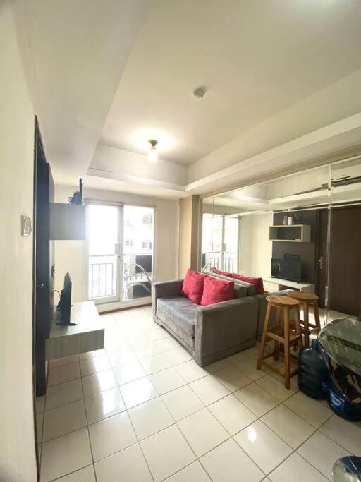 Rd 2br In West Apartment *
