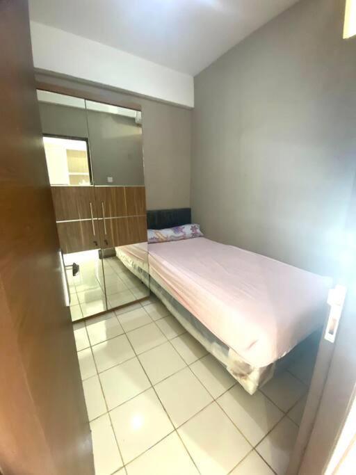Rd 2br In West Apartment Jakarta