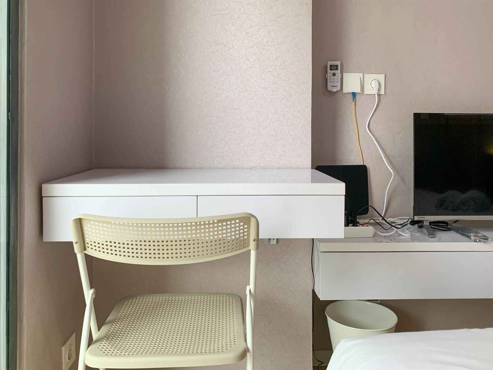 Brand New And Relaxing At Daan Mogot By Travelio Apartment
