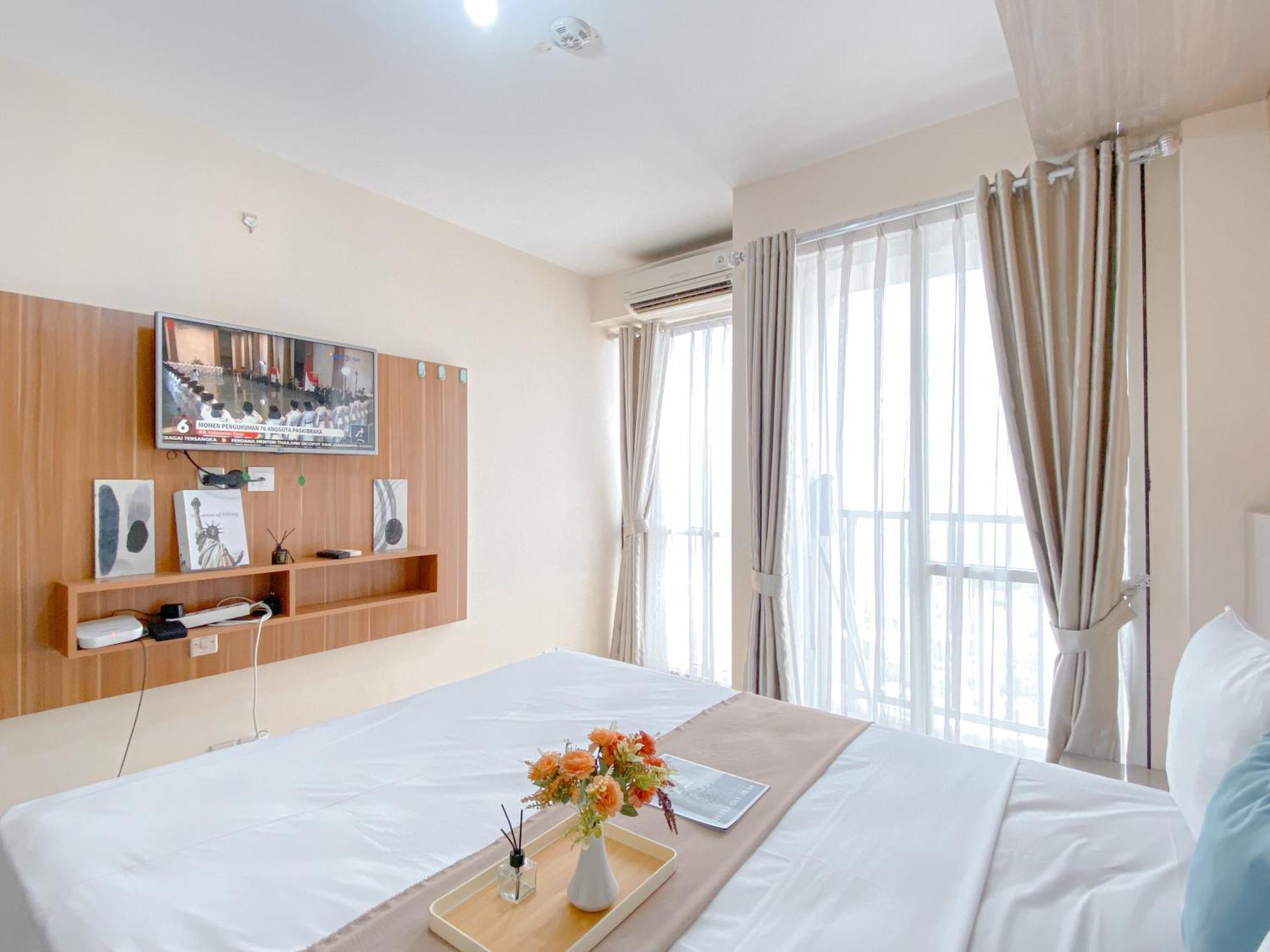 Apartment Modern Look And Comfy Tifolia By Travelio