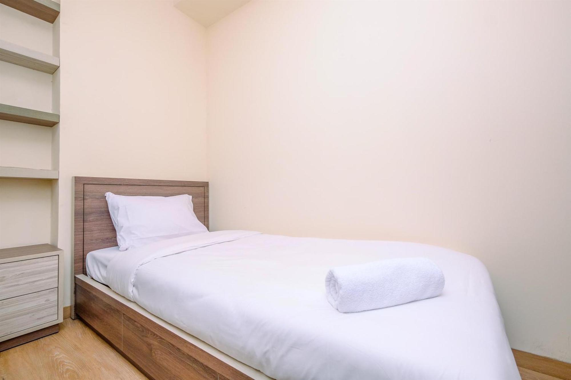 Apartment Comfortable And Warm 2br At Tifolia By Travelio *