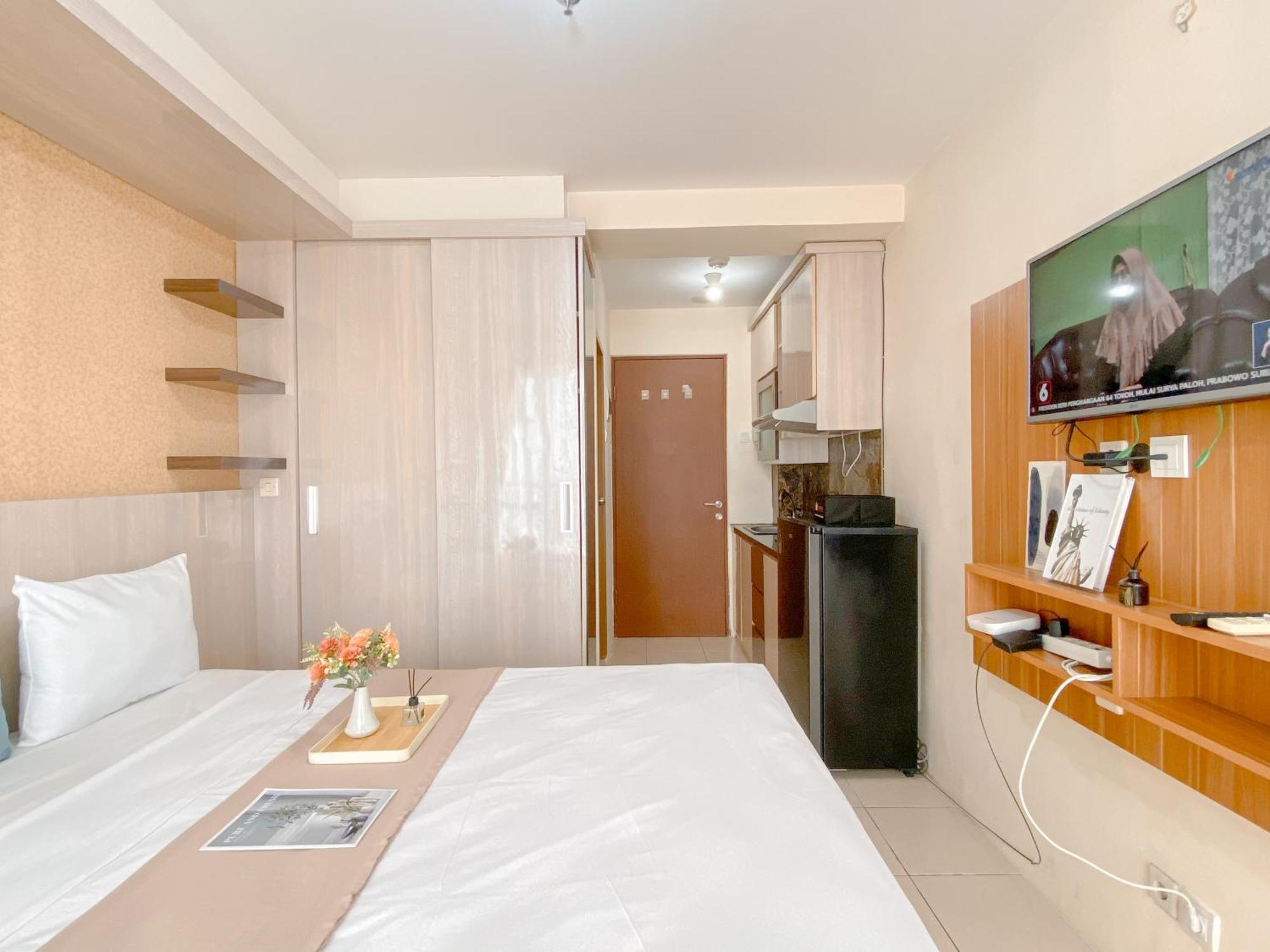 Modern Look And Comfy Tifolia By Travelio
