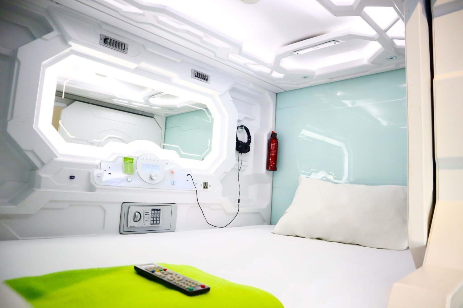 Hotel Whiz Capsule Thamrin Jakarta