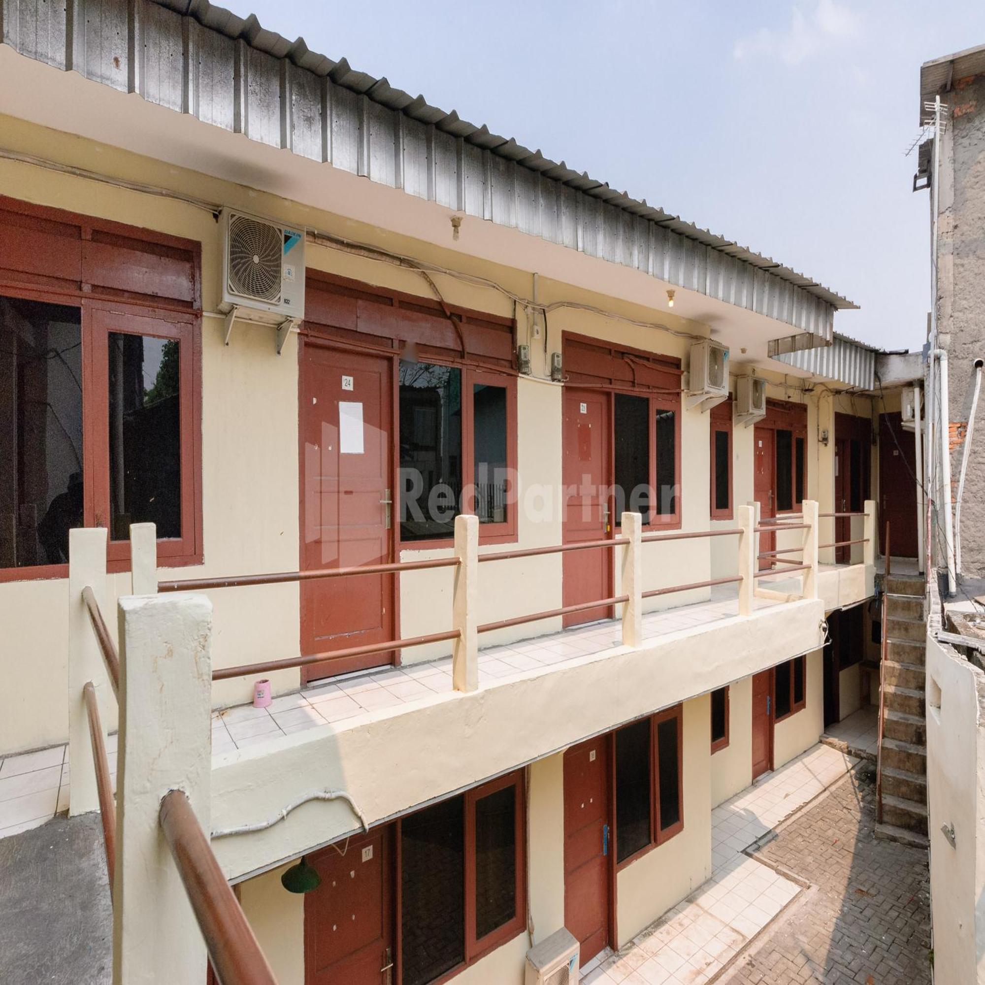 Pulogadung By Nam Redpartner Hotel