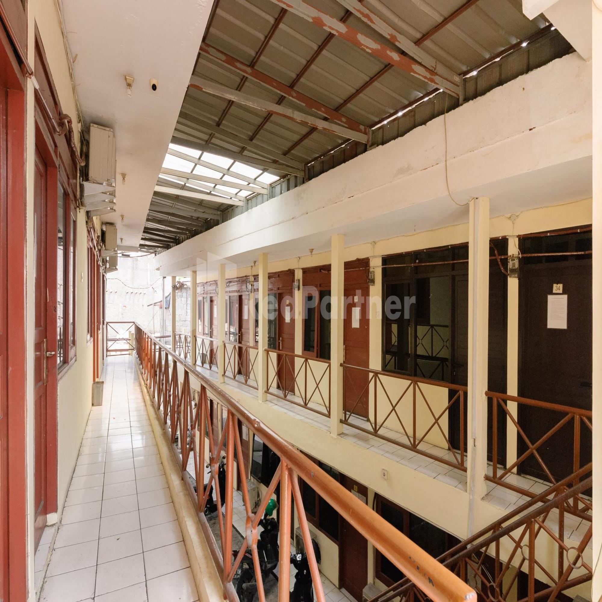Pulogadung By Nam Redpartner Hotel