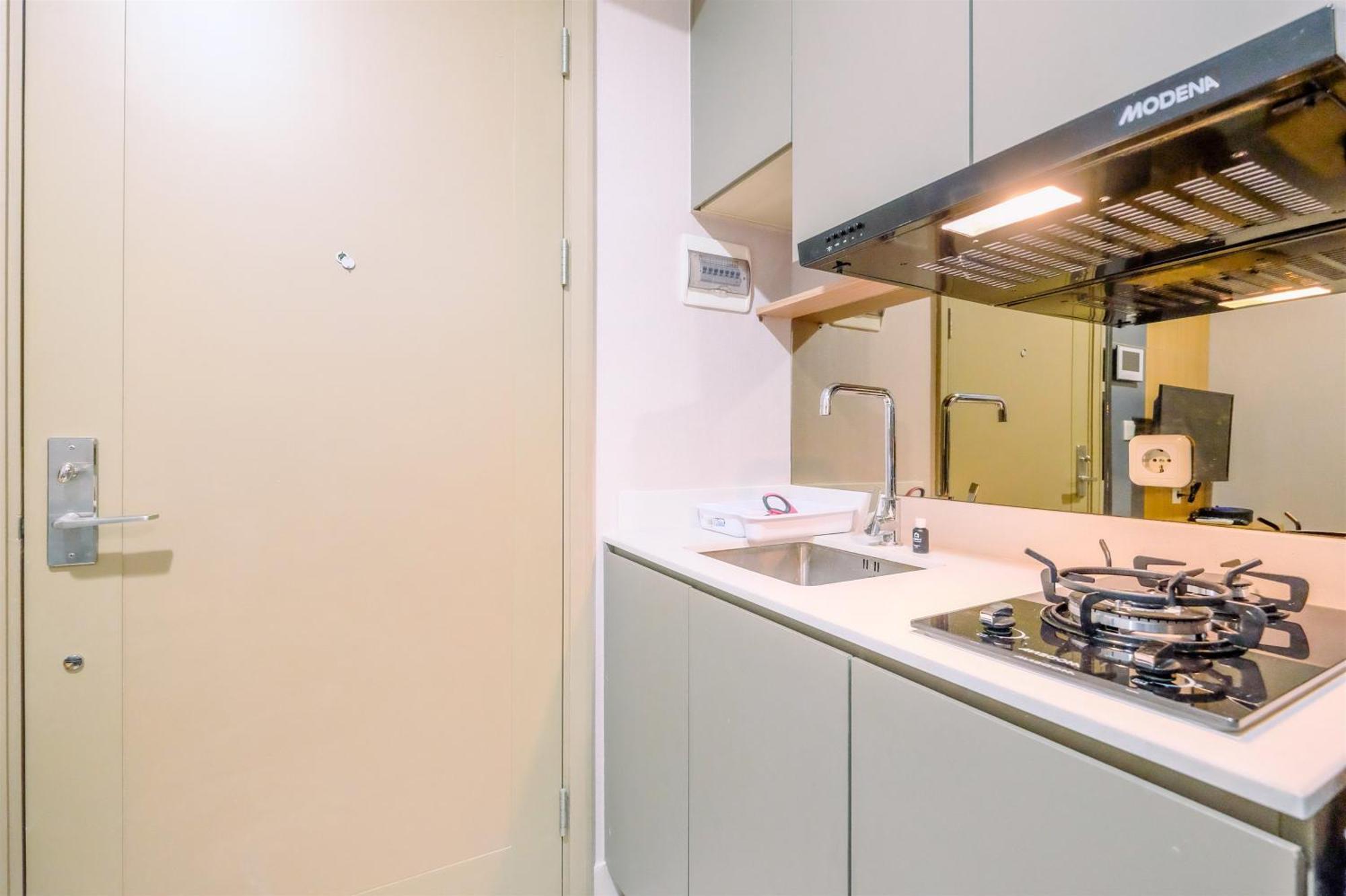 Stylish 1br At Gold Coast By Travelio Apartment