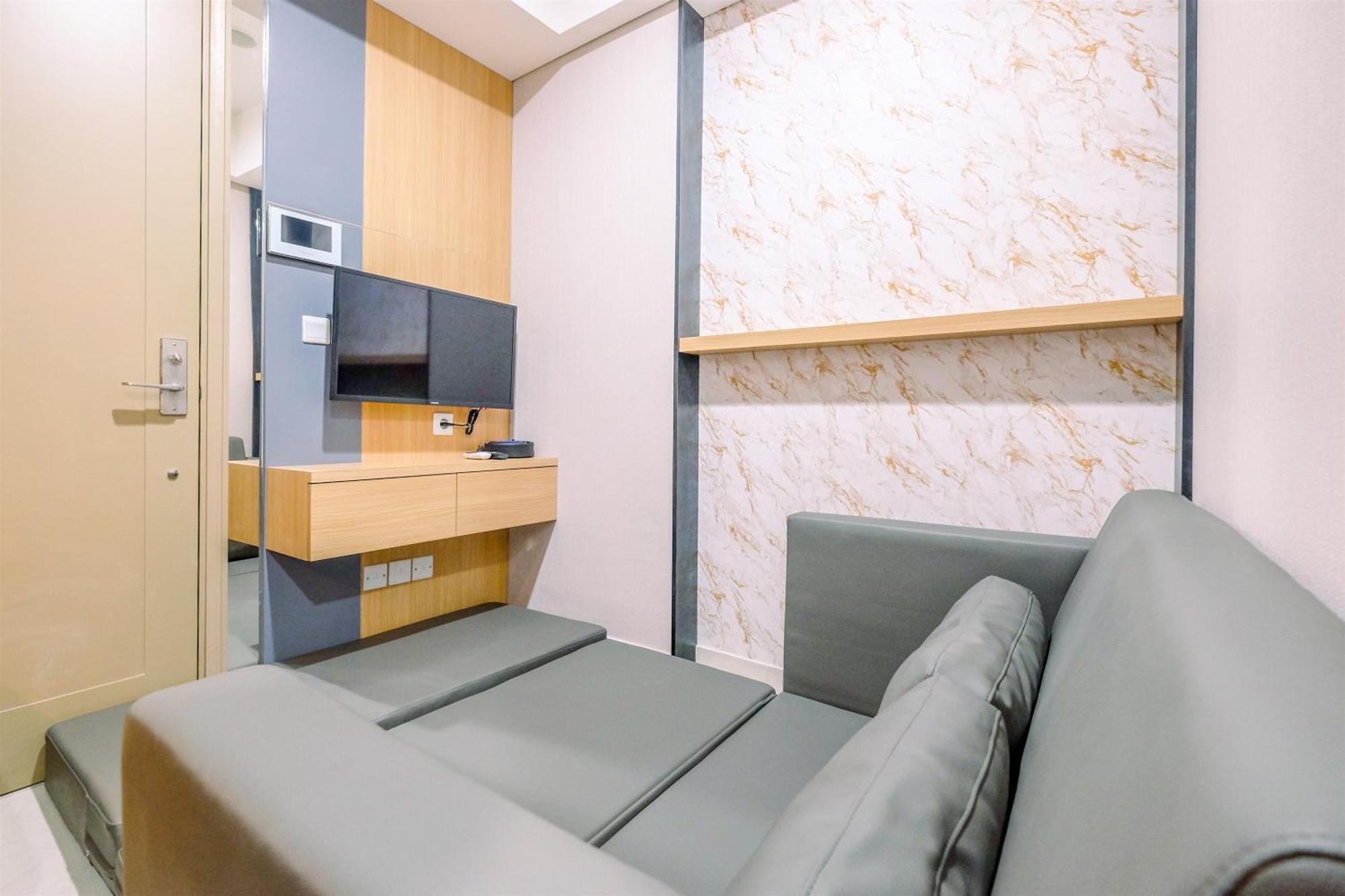 Comfort And Modern 1br At Gold Coast By Travelio Jakarta