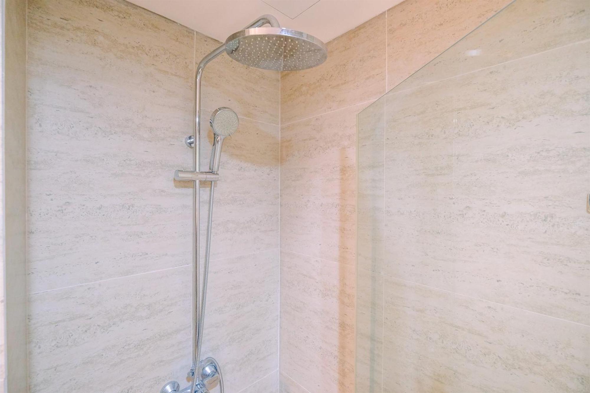Apartment Comfort And Modern 1br At Gold Coast By Travelio Jakarta