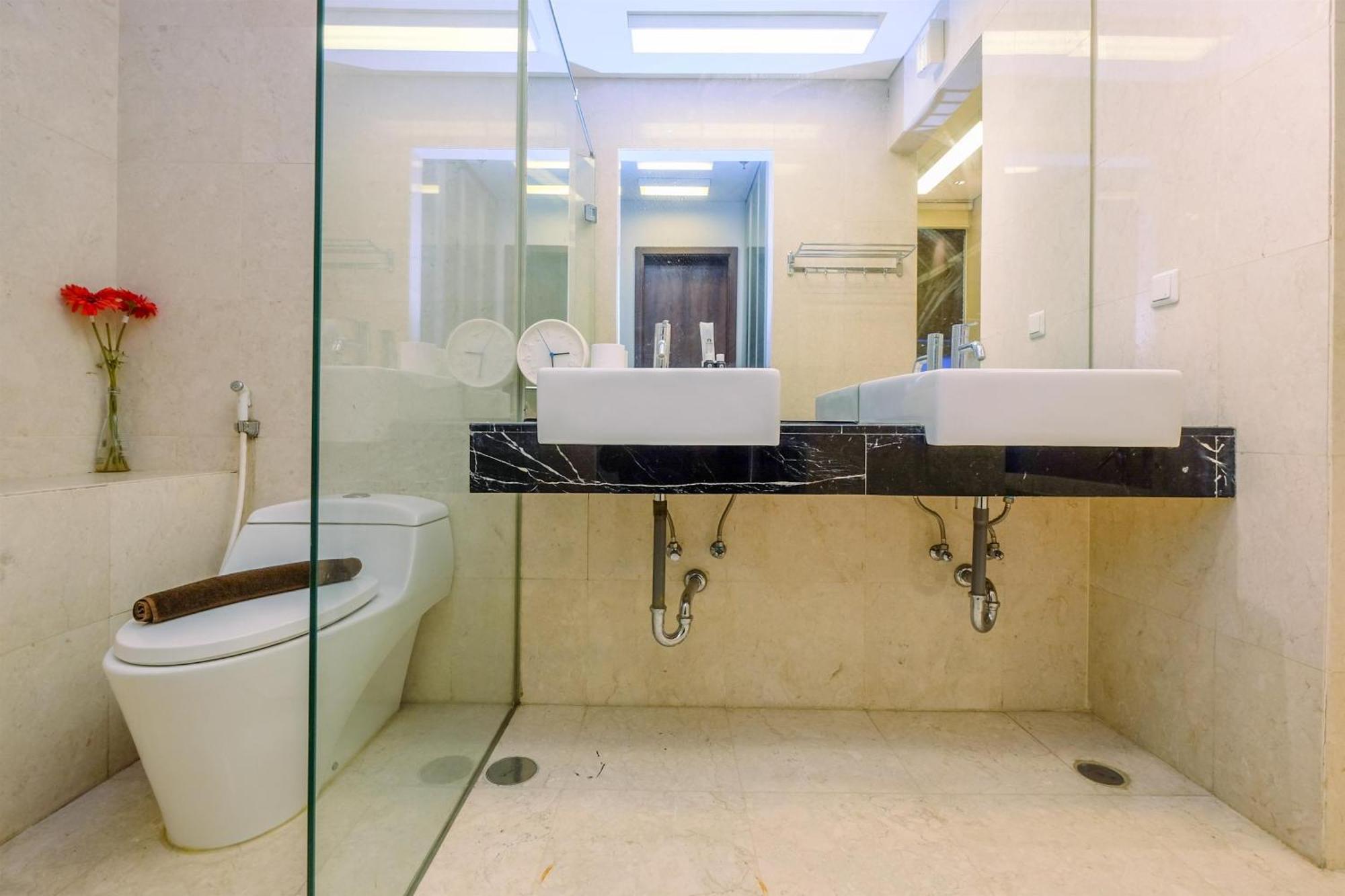Homey Penthouse 3br With Extra Kemang Village By Travelio Jakarta