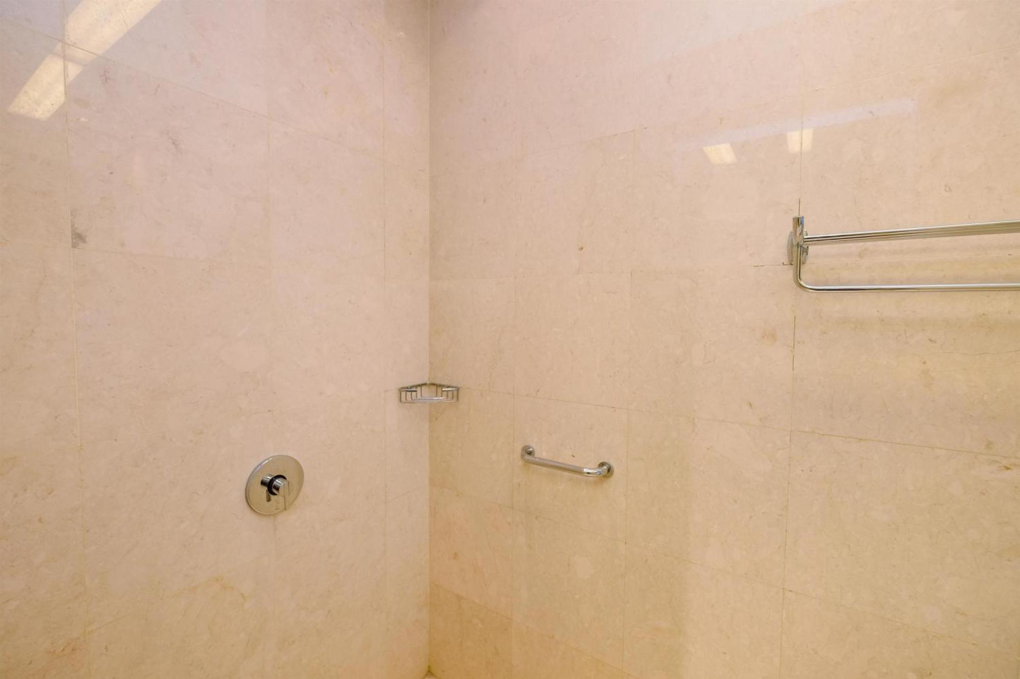 Homey Penthouse 3br With Extra Kemang Village By Travelio