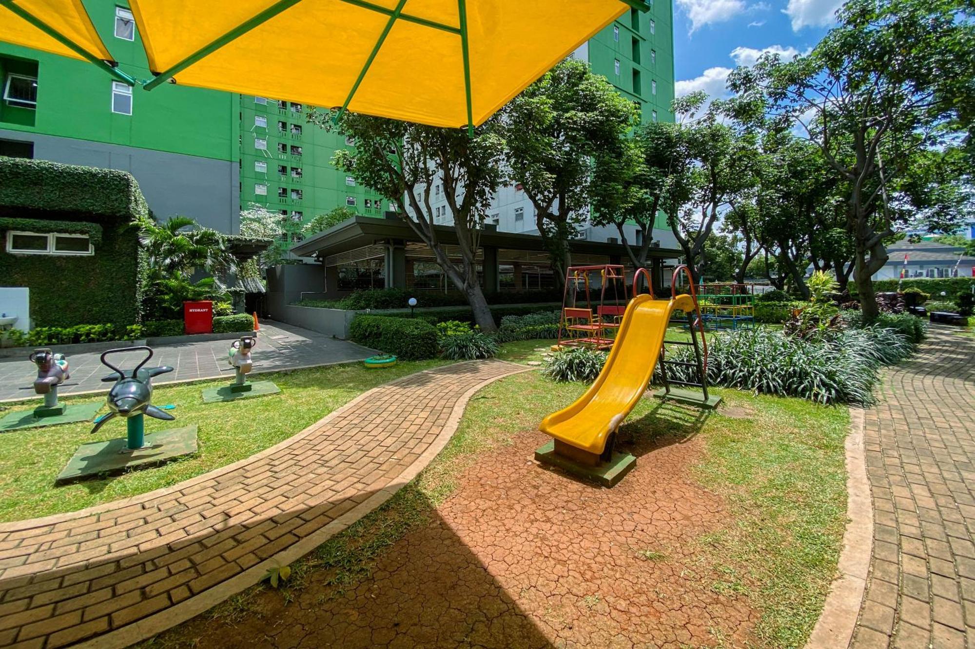 And Strategic 2br At Pramuka By Travelio Apartment