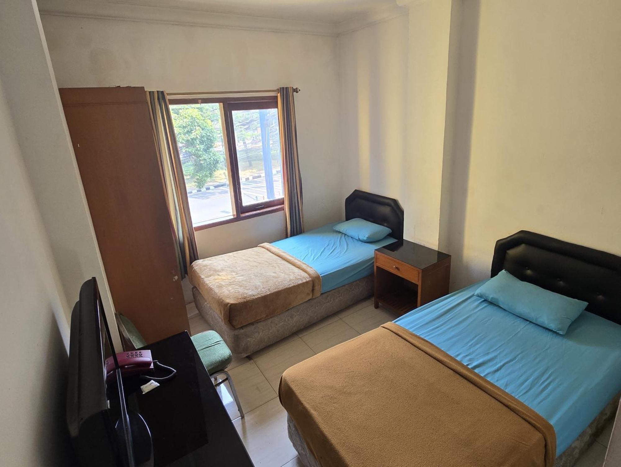 Maxim Kwitang Hotel 2*