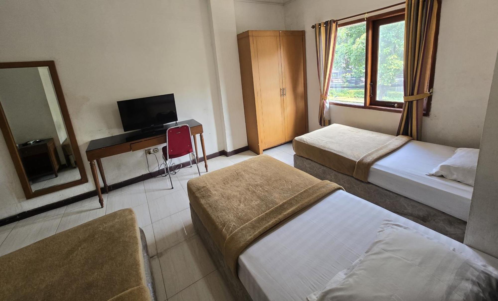 Maxim Kwitang Hotel 2*