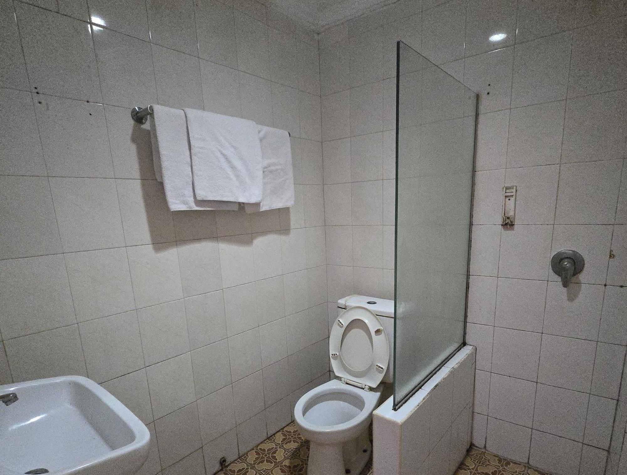 Maxim Kwitang Hotel 2*