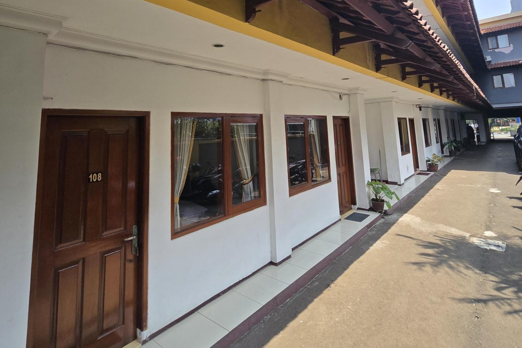 Maxim Kwitang Hotel