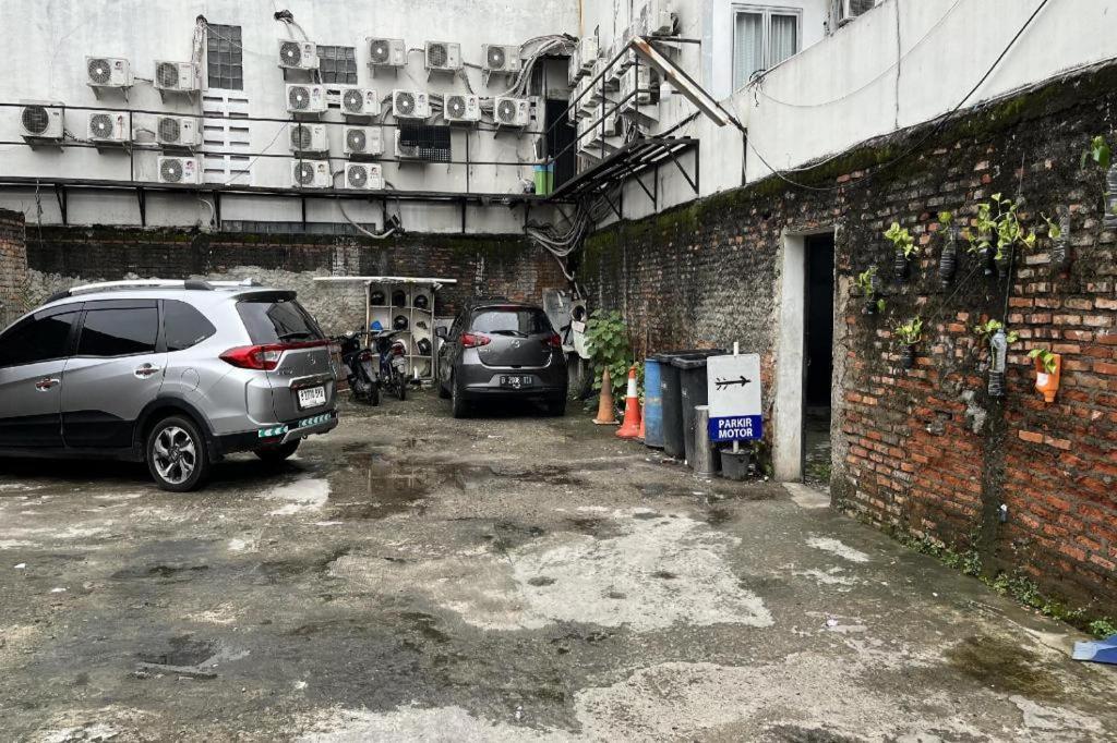Hotel Taisir Near Palmerah Mitra Reddoorz Jakarta